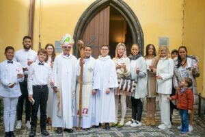 Confirmands and the Bishop